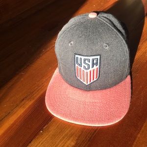USA snap hat.